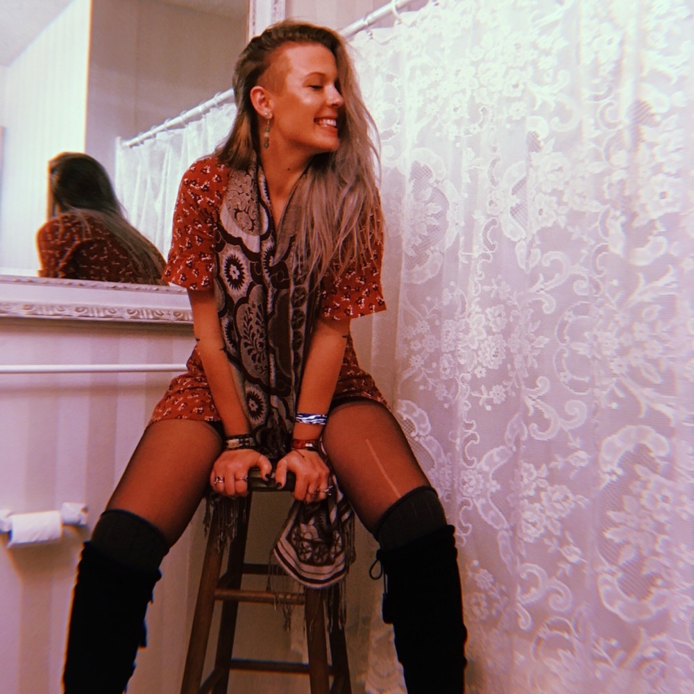 Meet your Posher, Lea